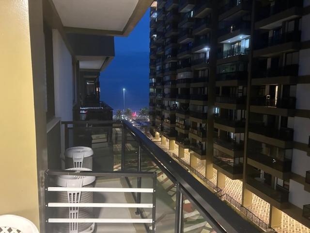 Lindo Apto No Barrabela, Todo Equipado, Com Arcondicionados Split Novos No Quarto E Na Sala, Limpissimo, Cheiroso, Novinho, Condominio Em Frente A Praia, Com Piscina Aquecida, Sauna, Quadra, Academia, Lavanderia, Salao De Beleza, Restaurantes, Mercad Rio de Janeiro Dış mekan fotoğraf